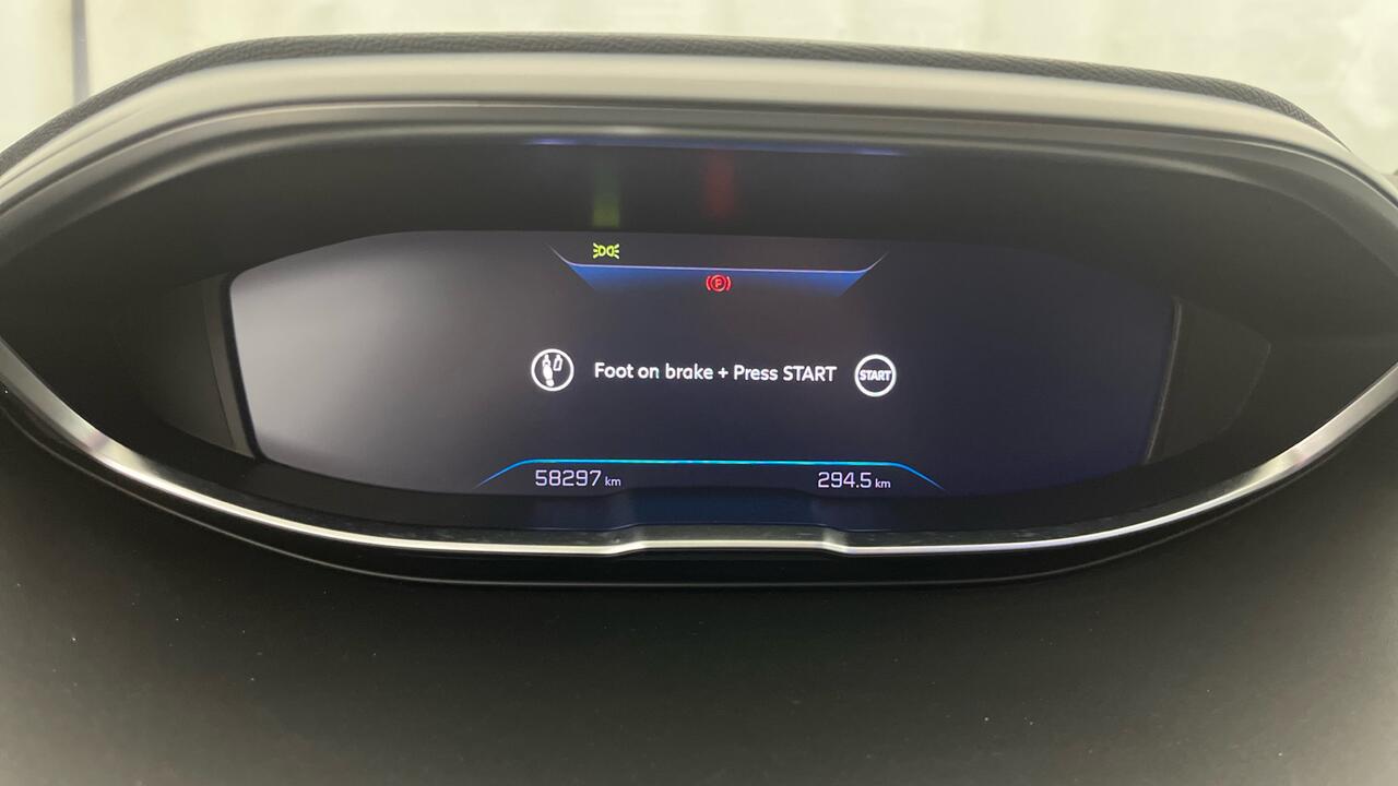 Peugeot 5008 Allure Pack 1.5 BlueHDi 130 BVA8 - Image 8