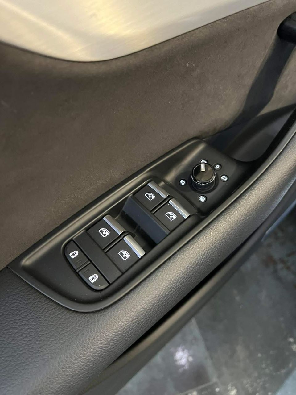 Audi Q8 S-Line 50 TDI Quattro - Image 3