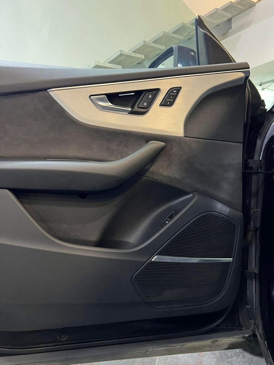 Audi Q8 S-Line 50 TDI Quattro - Image 8