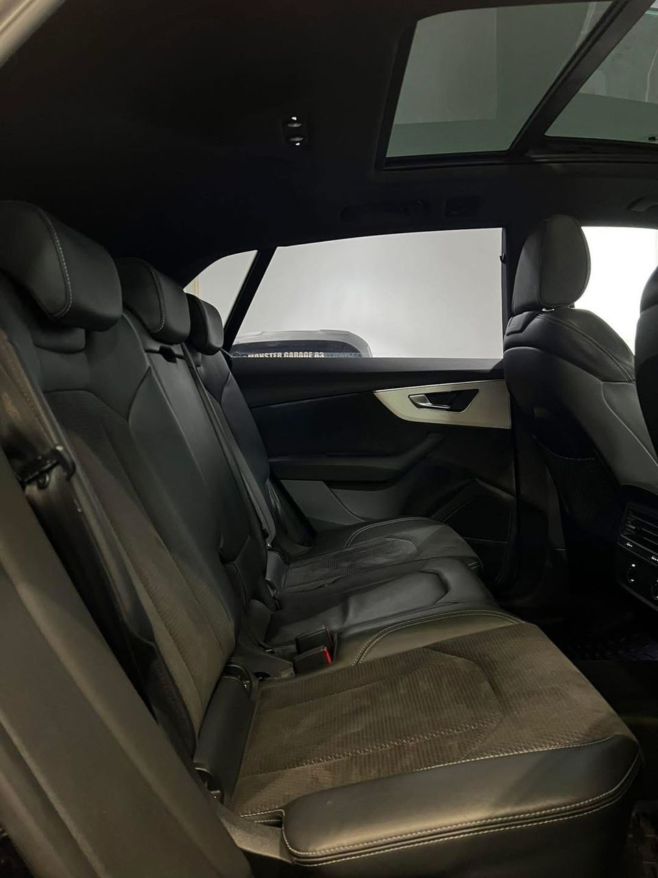 Audi Q8 S-Line 50 TDI Quattro - Image 11