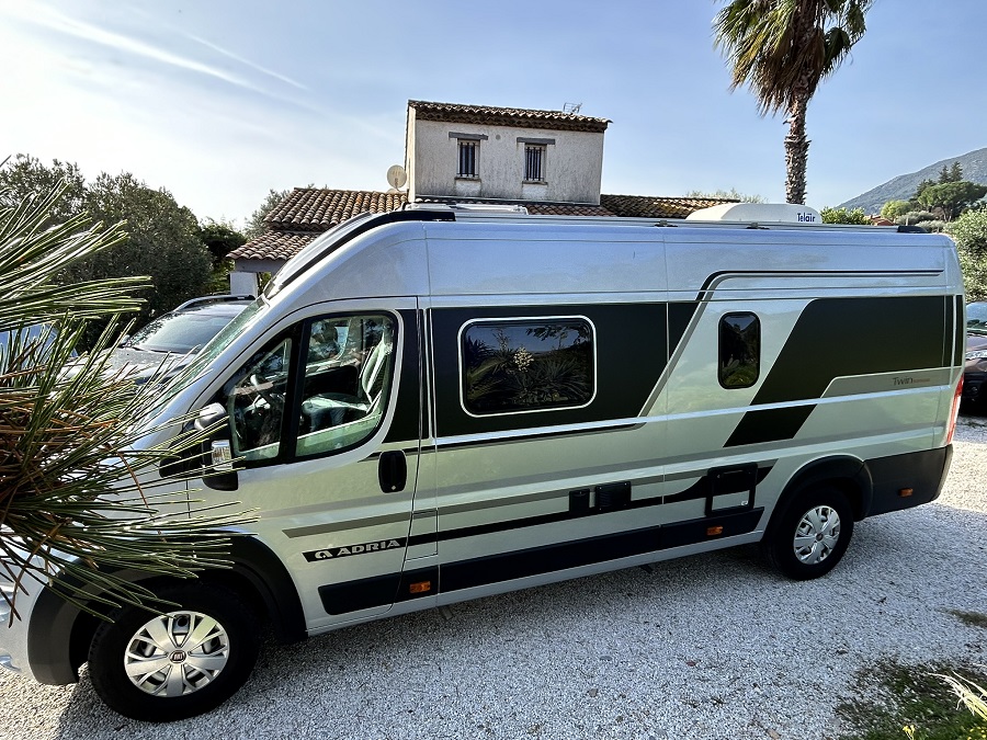 Adria TWIN 640 FAMILY SUPRÊME Suprême - Image 17