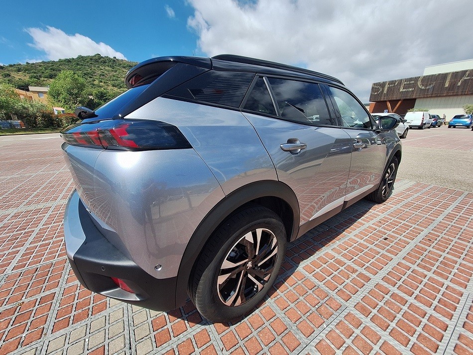 Peugeot 2008 GT 1.5 BlueHDi 130ch - S&S EAT8 - Image 11