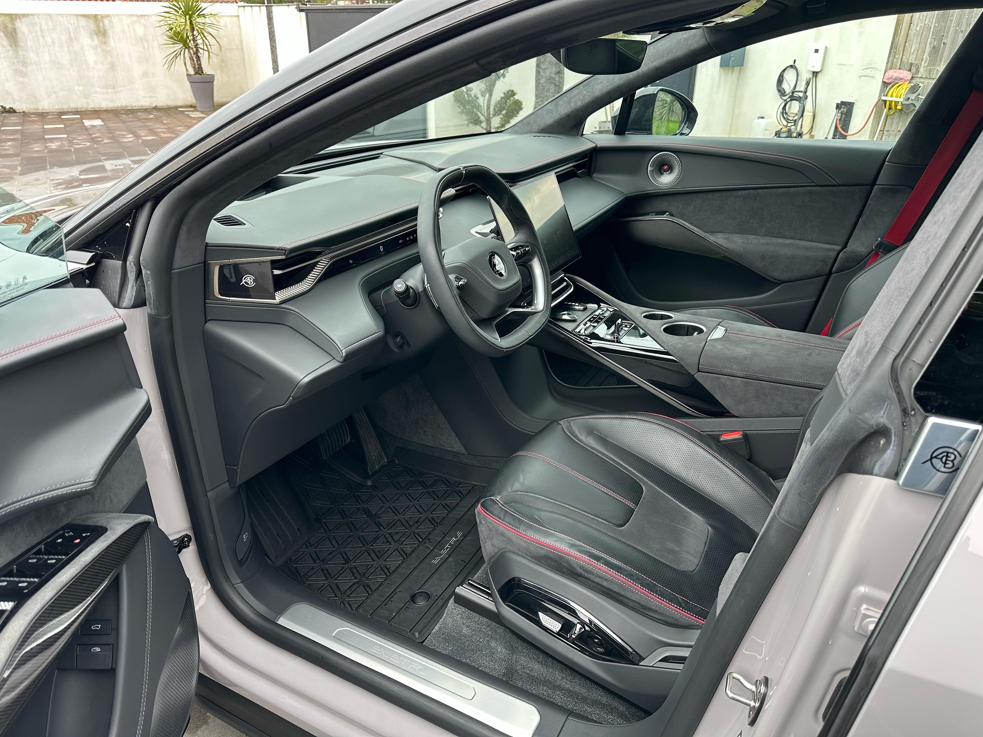 LOTUS ELETRE - Image 9