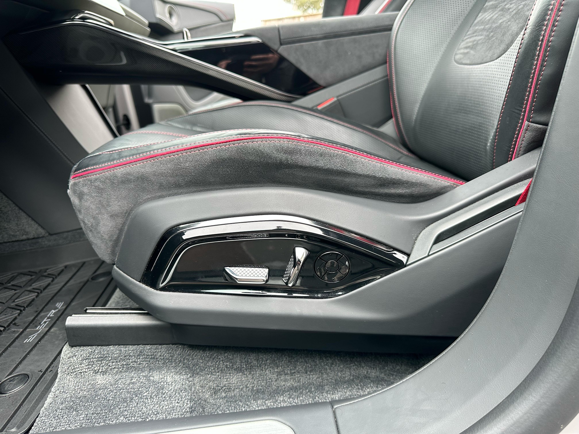 LOTUS ELETRE - Image 11