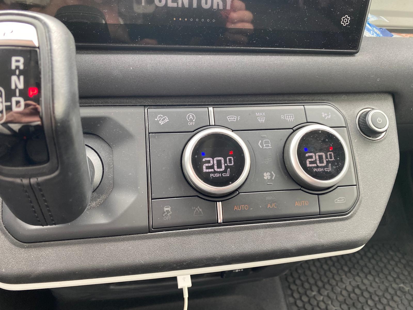 LAND ROVER DEFENDER HARDTOP - Image 9