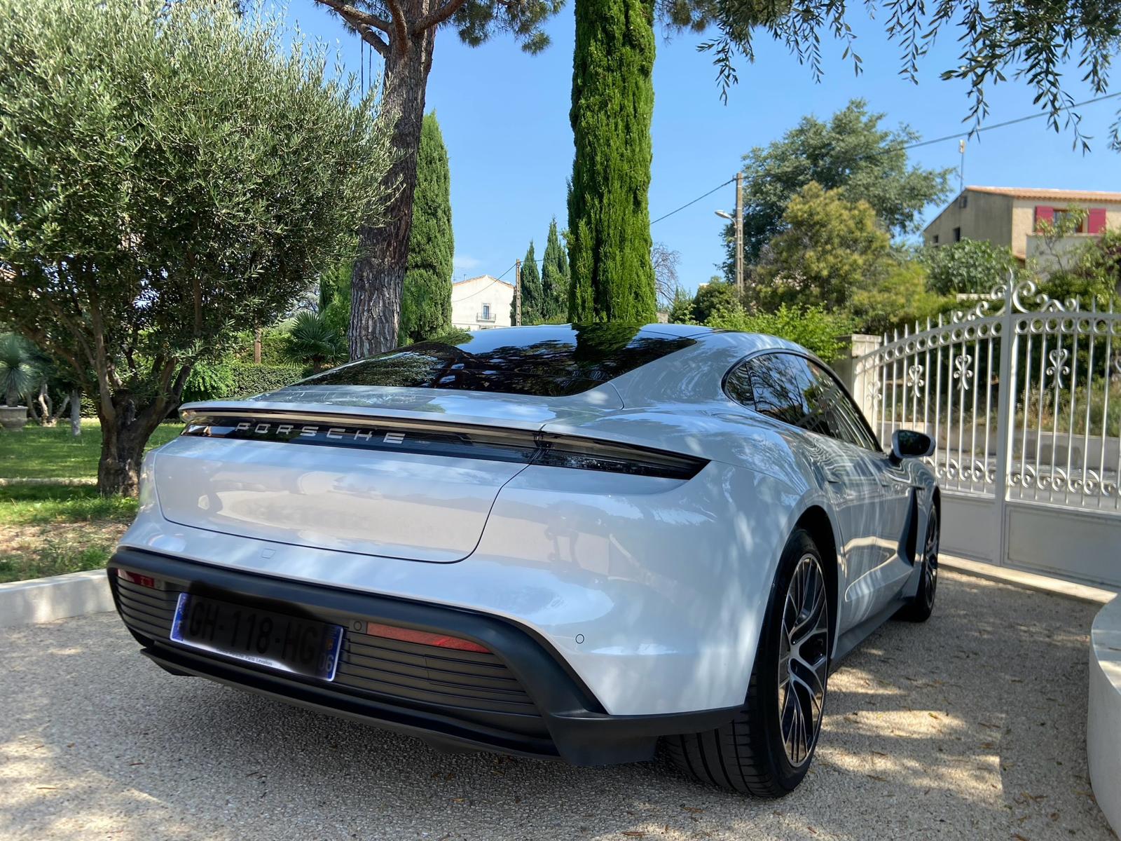 Porsche TAYCAN PERFORMANCE - Image 2