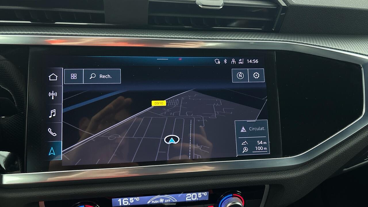 Audi Q3 1.5 35-TFSI TURBO - Image 12