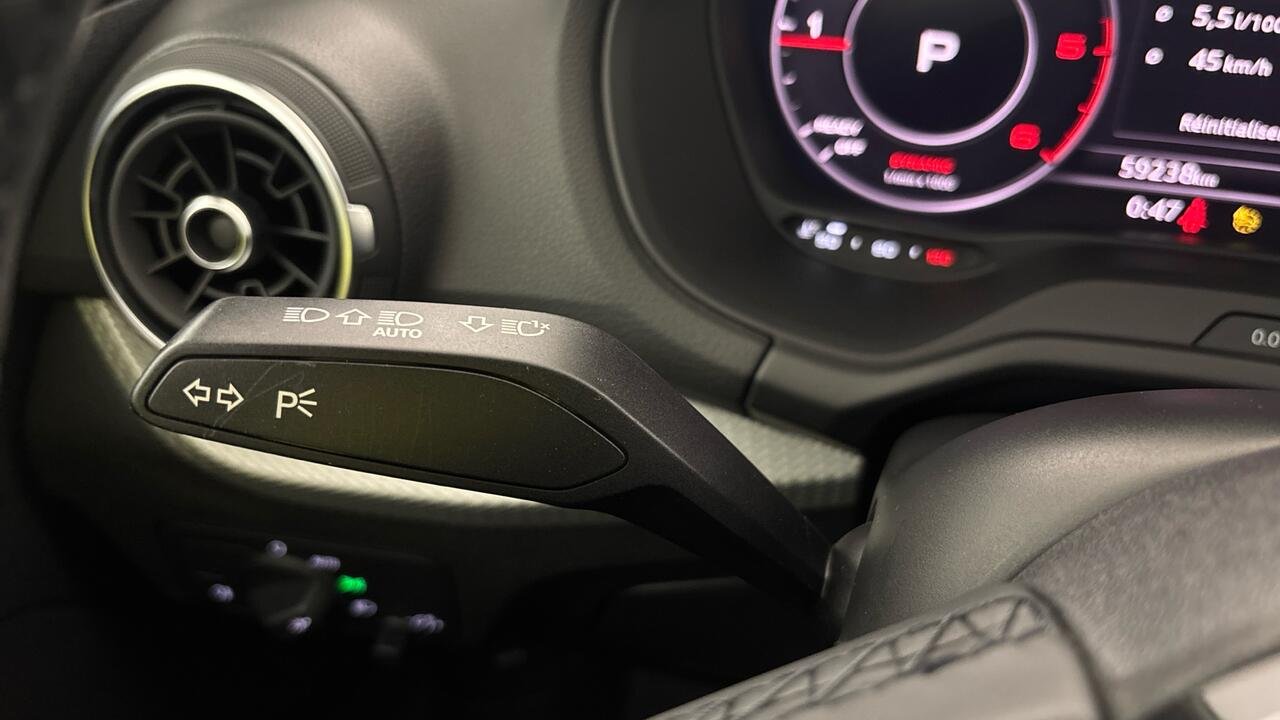 Audi Q2 30 TDI 116 BUSINESS EXECUTIVE - Image 9