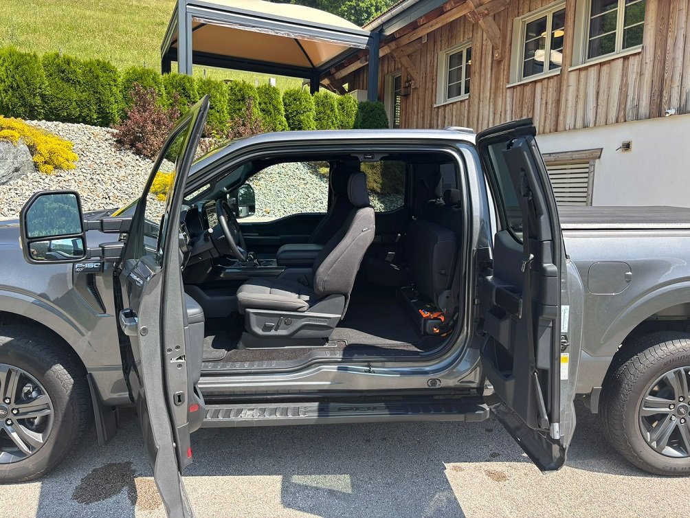 Ford F150 SHELBY - Image 2