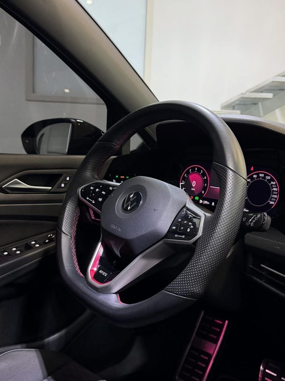 Volkswagen Golf VIII phase 1 de 2021 2.0 TSI 300 GTI CLUBSPORT DSG - Image 8