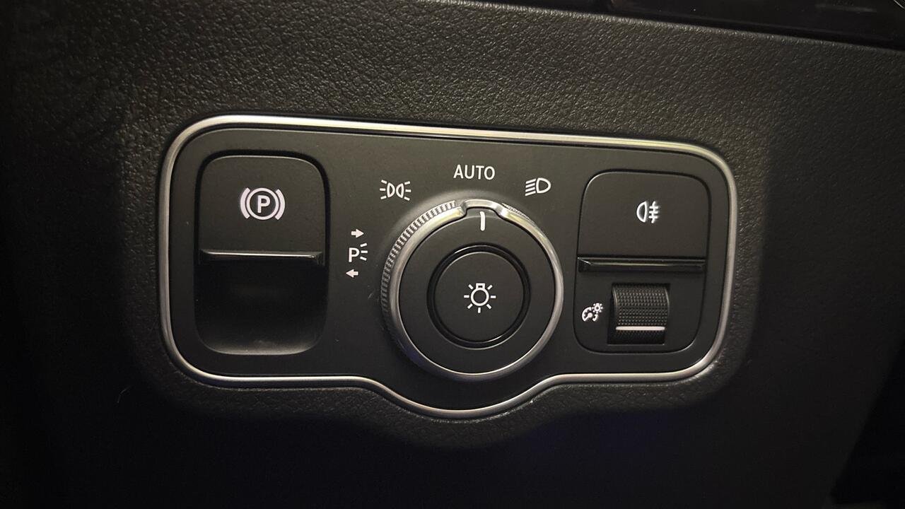 Mercedes GLA 200 AMG LINE 200D 2.0 DCT - Image 23