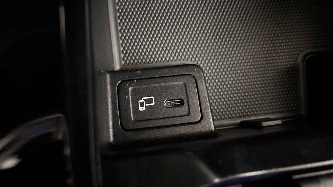 Mercedes GLA 200 AMG LINE 200D 2.0 DCT - Image 27