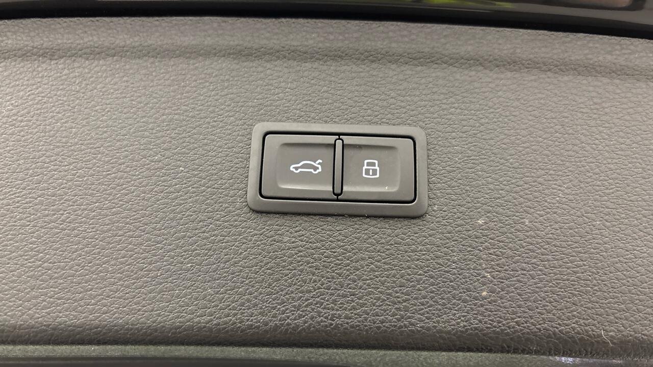 Audi Q5 2.0 50-TFSI E HYBRID QUATTRO - Image 31