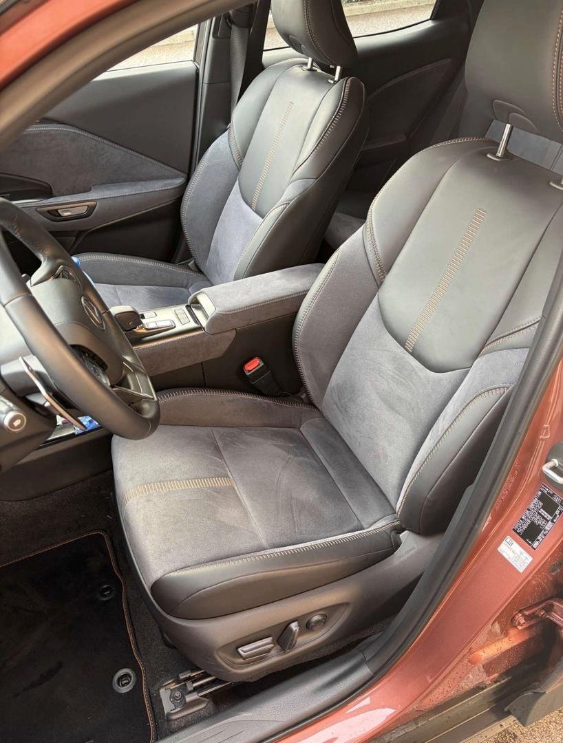 LEXUS LBX Hybrid AWD - Image 11