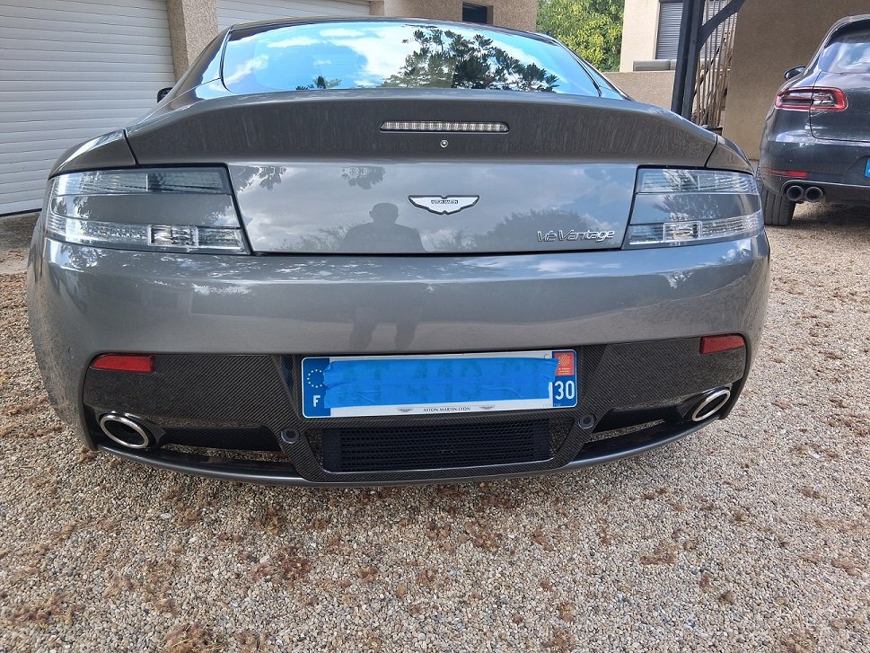  ASTON MARTIN Vantage 5.9 V12, Finition Coupé - Image 2