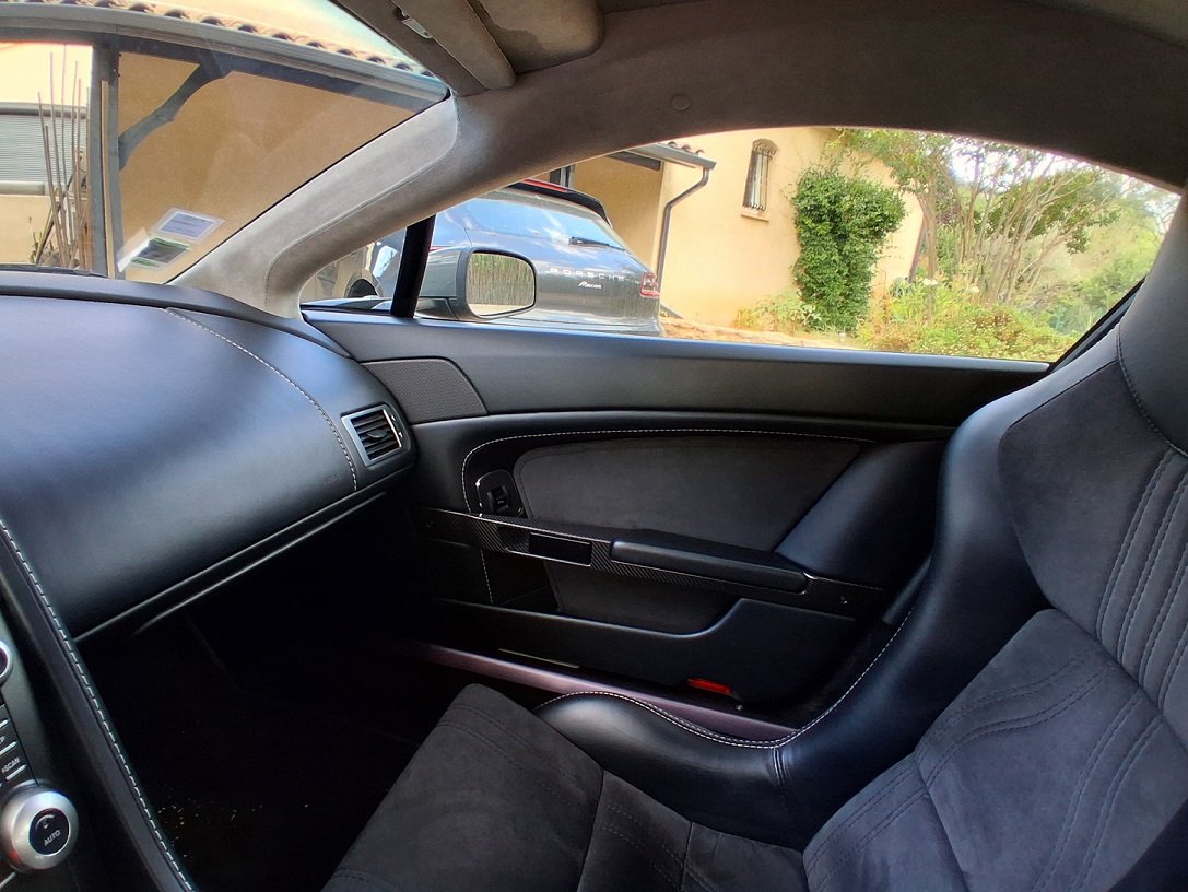  ASTON MARTIN Vantage 5.9 V12, Finition Coupé - Image 7