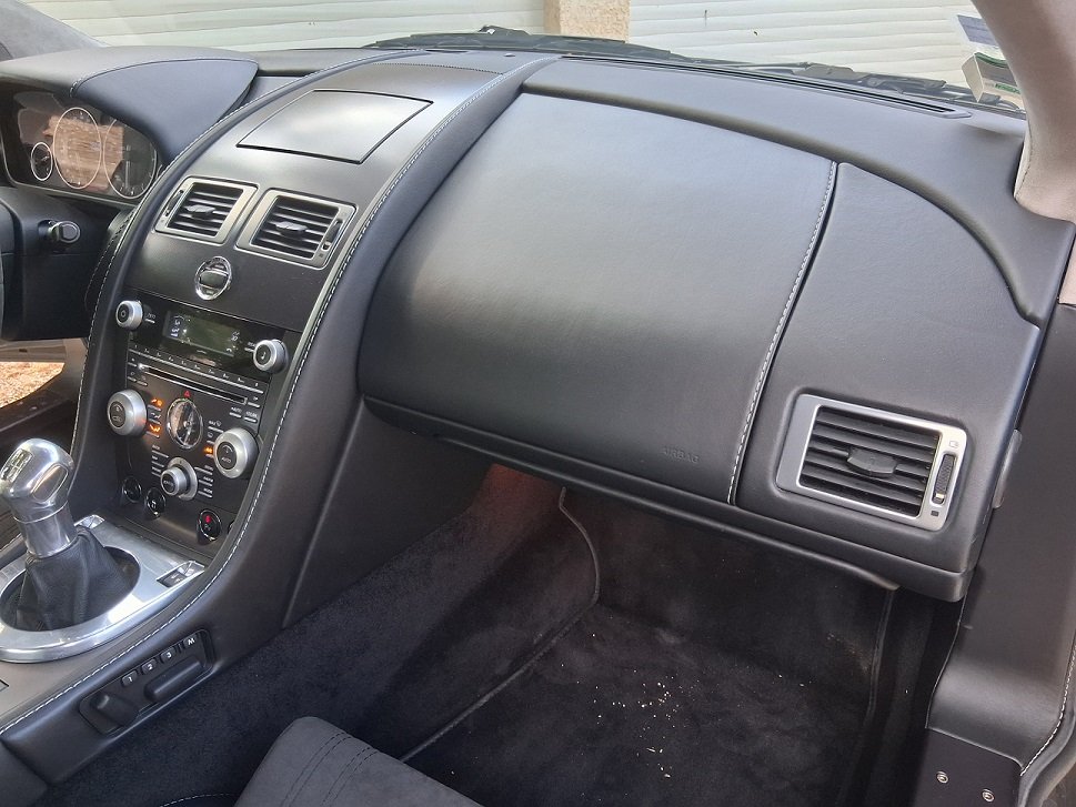  ASTON MARTIN Vantage 5.9 V12, Finition Coupé - Image 9