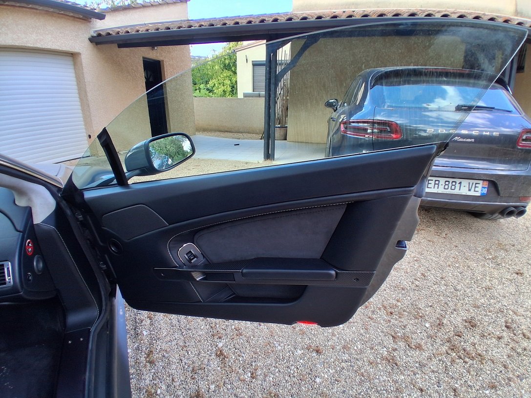  ASTON MARTIN Vantage 5.9 V12, Finition Coupé - Image 15