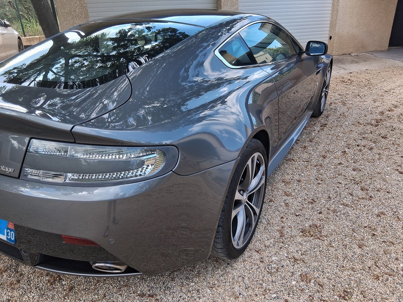  ASTON MARTIN Vantage 5.9 V12, Finition Coupé - Image 25