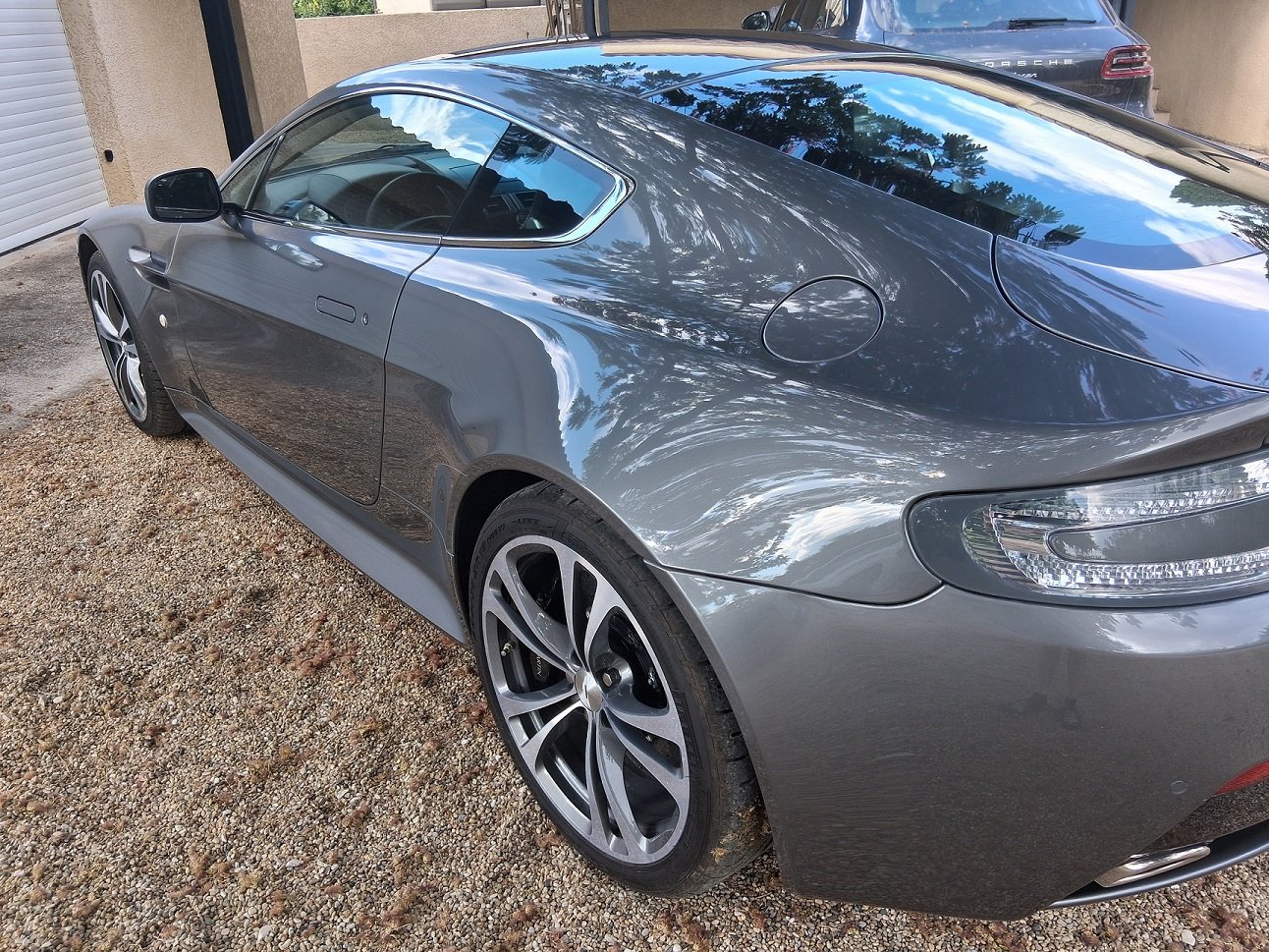  ASTON MARTIN Vantage 5.9 V12, Finition Coupé - Image 27