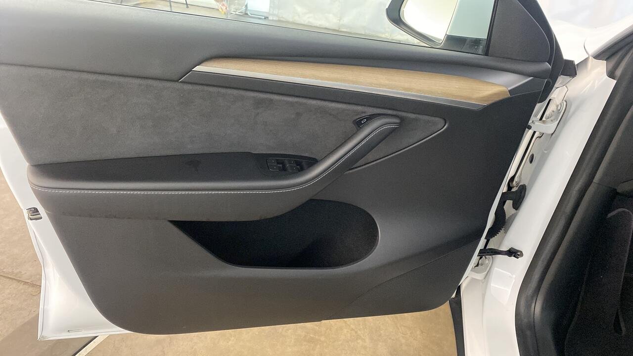 Tesla Model Y  Grande autonomie Dual Motor AWD - Image 9