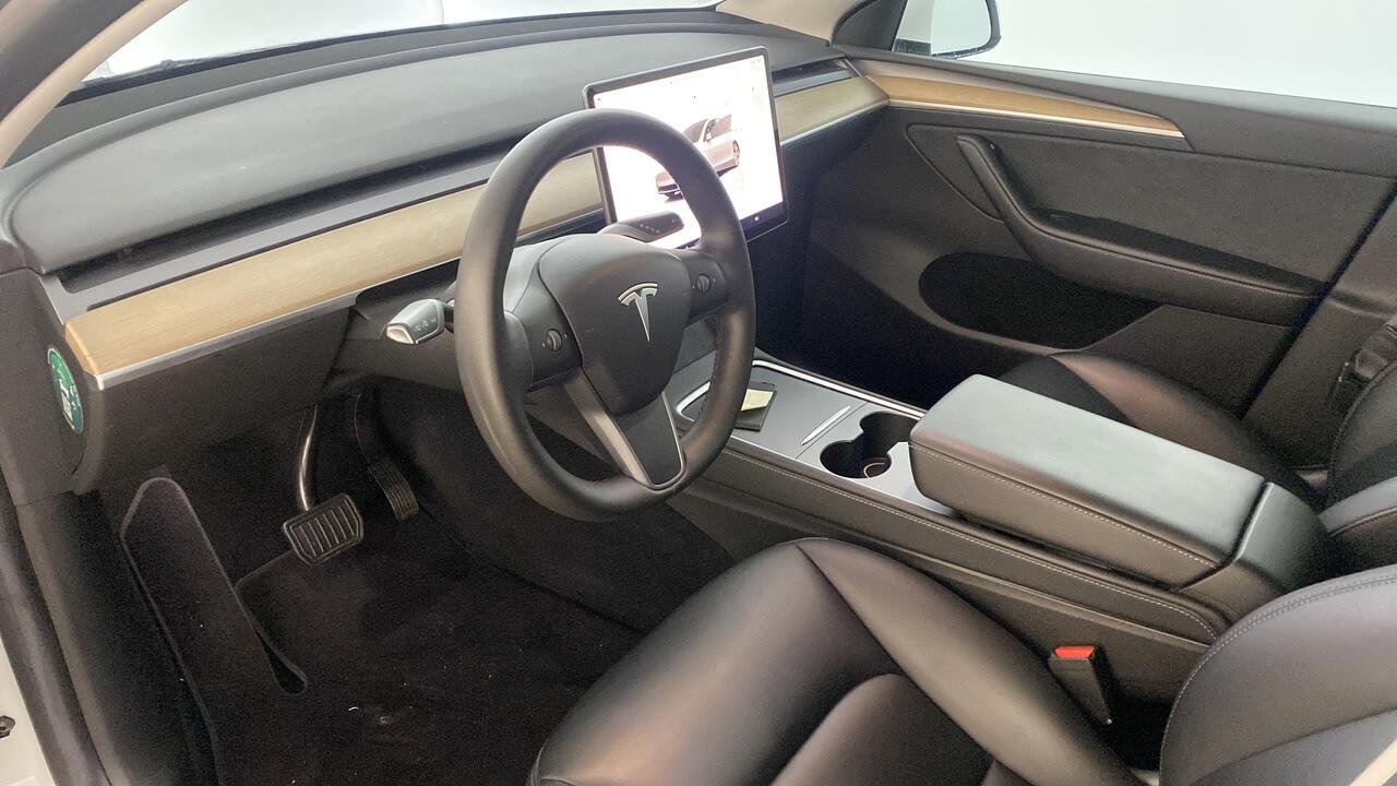 Tesla Model Y  Grande autonomie Dual Motor AWD - Image 13