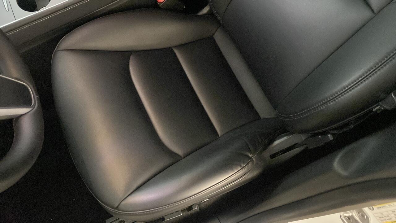 Tesla Model Y  Grande autonomie Dual Motor AWD - Image 14