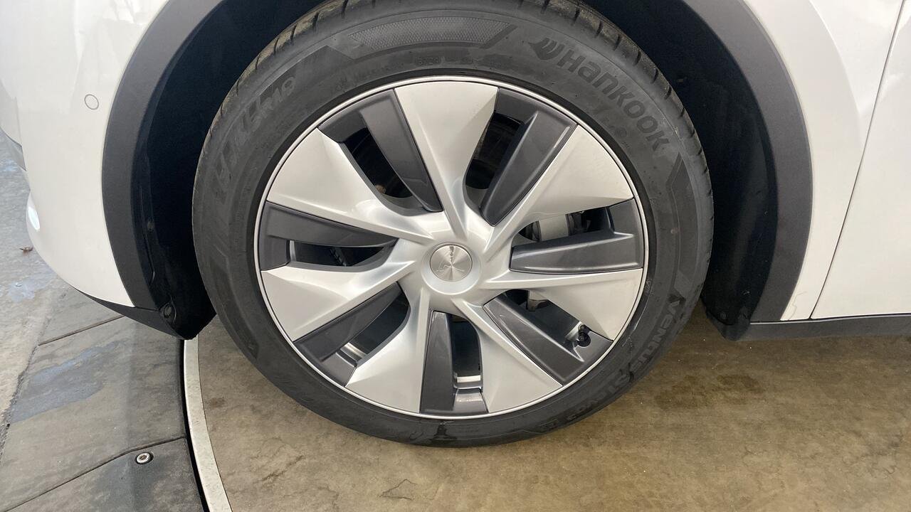 Tesla Model Y  Grande autonomie Dual Motor AWD - Image 18