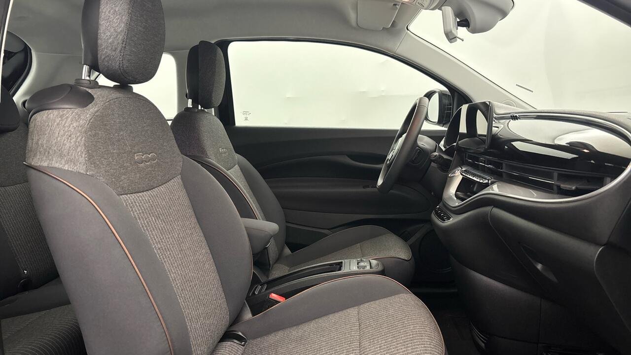 FIAT 500e ICONE 42KWH BVA - Image 18
