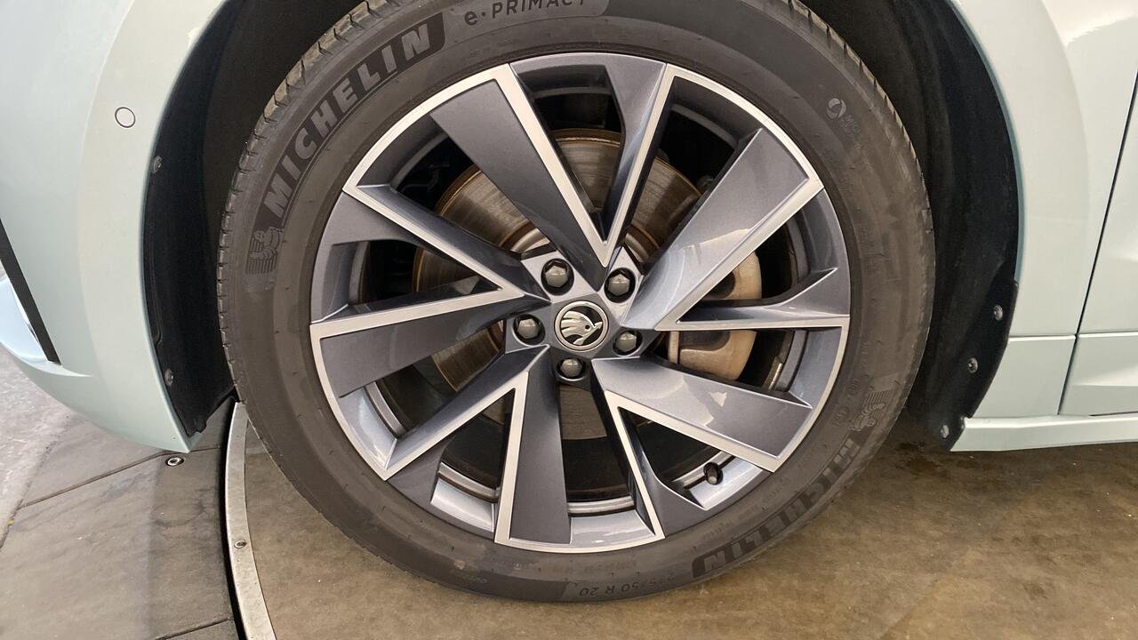 SKODA ENYAQ iV 80 Sportline (82kWh 8VA) - Image 19