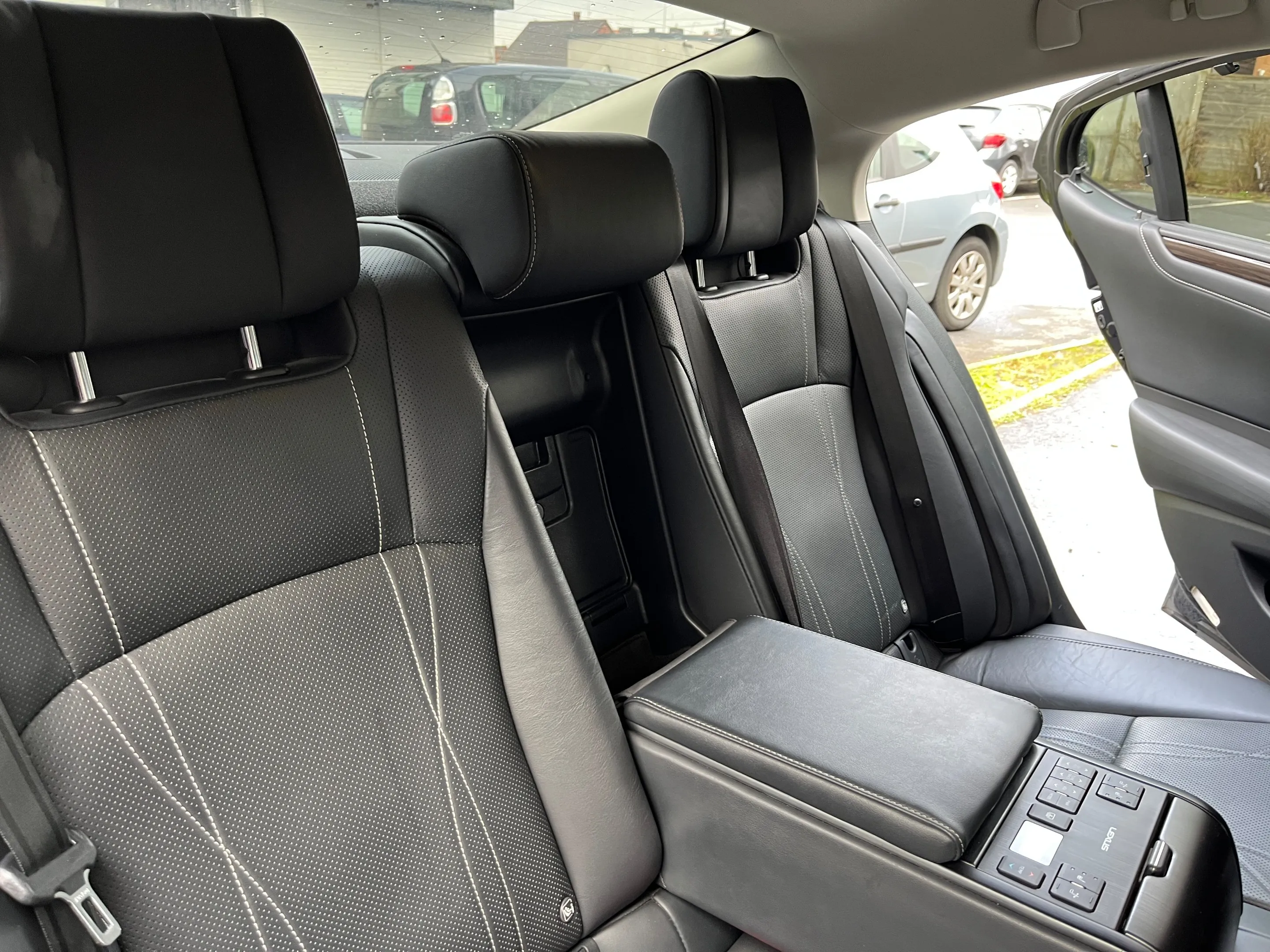 LEXUS ES Executive - Image 16