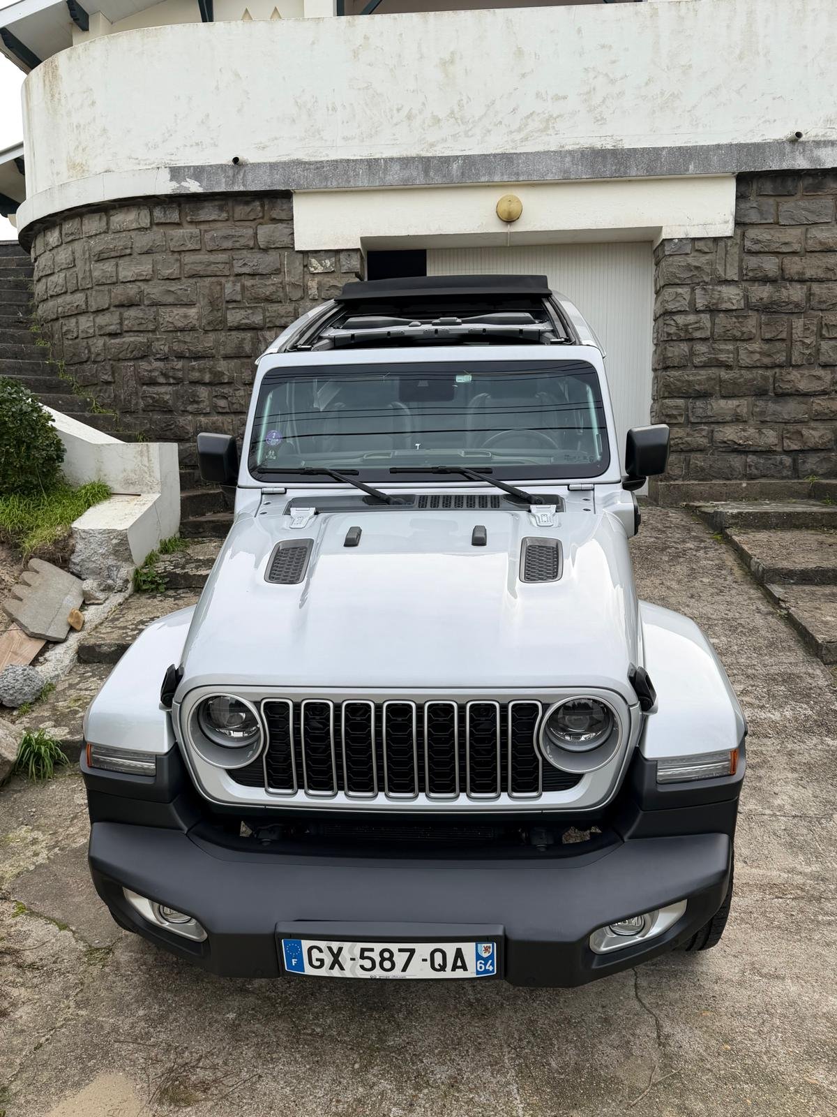 Jeep Wrangler SAHARA - Image 11