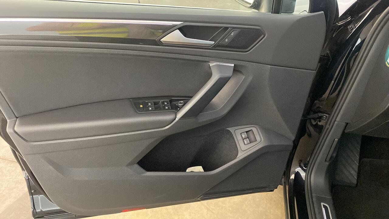Volkswagen Tiguan ELEGANCE 1.4 EHYBRID 245 DSG6 - Image 6