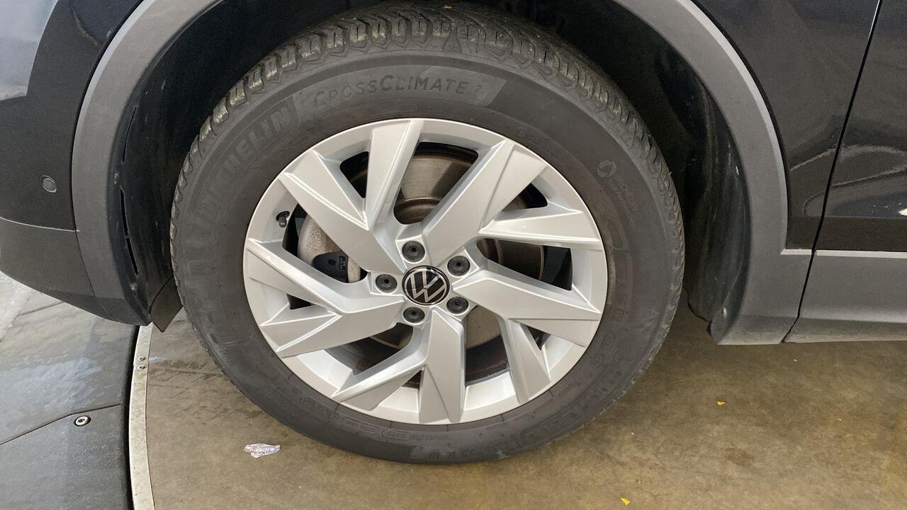 Volkswagen Tiguan ELEGANCE 1.4 EHYBRID 245 DSG6 - Image 16