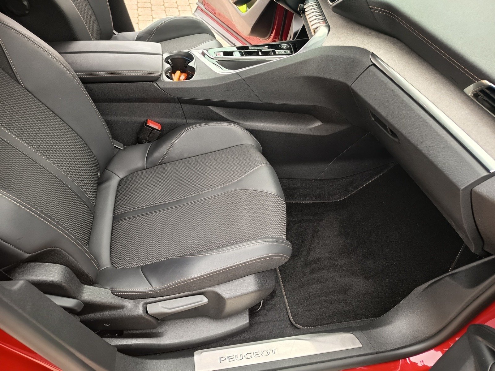 Peugeot 3008 GT - Image 7