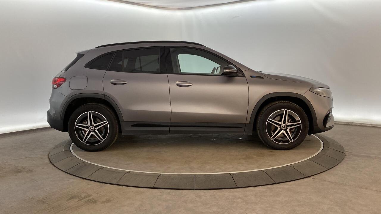 Mercedes EQA 250 AMG Line - Image 8