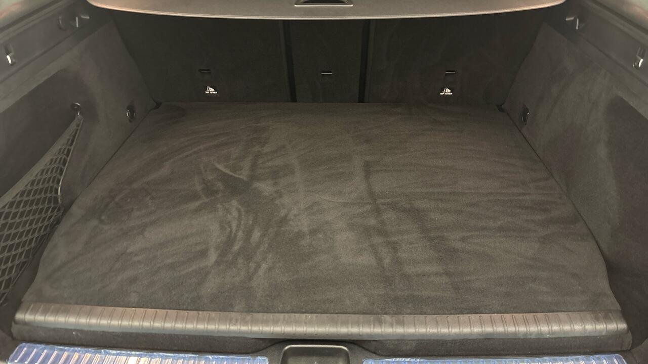 MERCEDES-BENZ GLC 300e Business Line 4Matic - Image 14