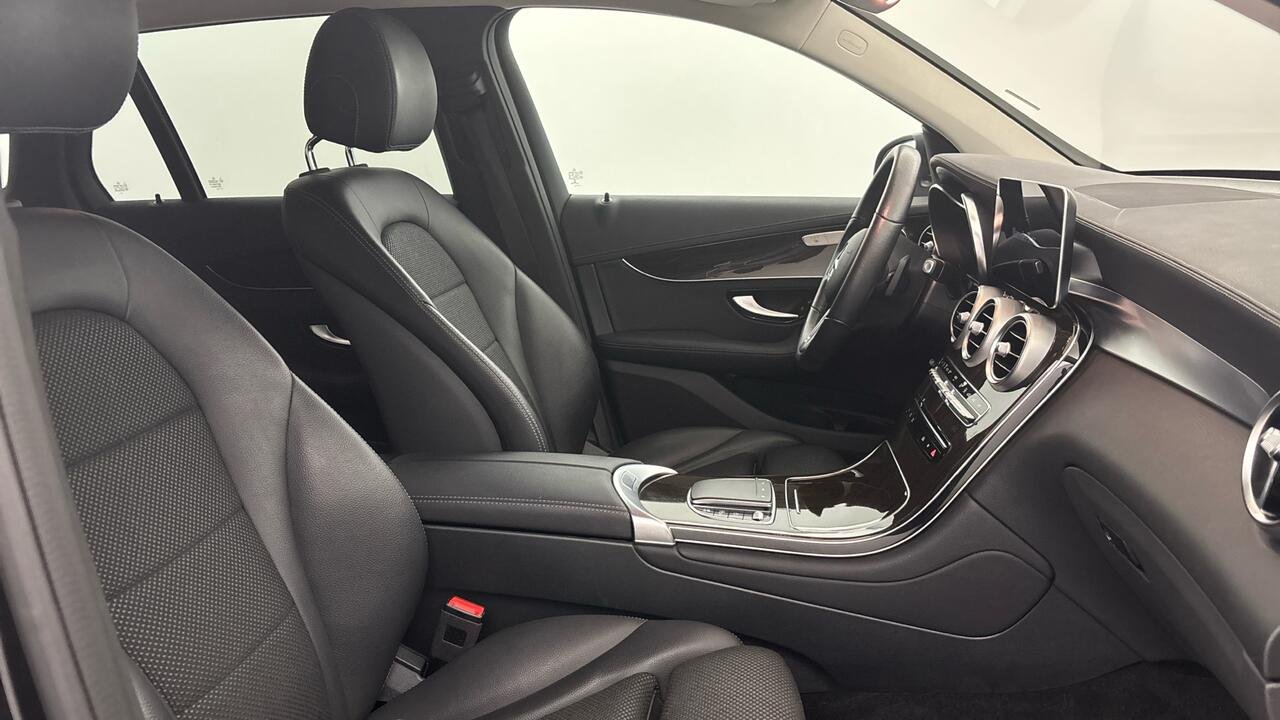 MERCEDES-BENZ GLC 300e Business Line 4Matic - Image 15