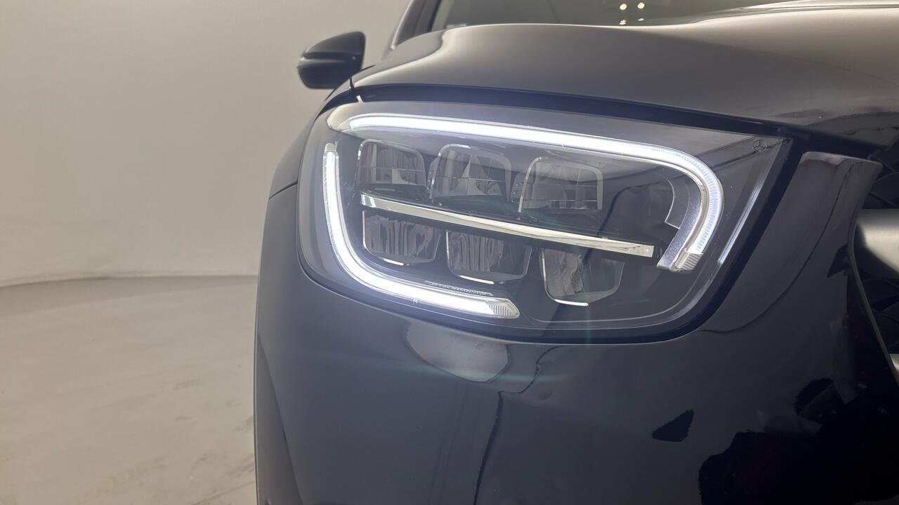 MERCEDES-BENZ GLC 300e Business Line 4Matic - Image 17