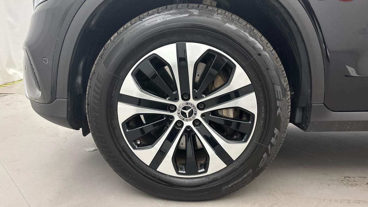 MERCEDES-BENZ GLC 300e Business Line 4Matic - Image 23