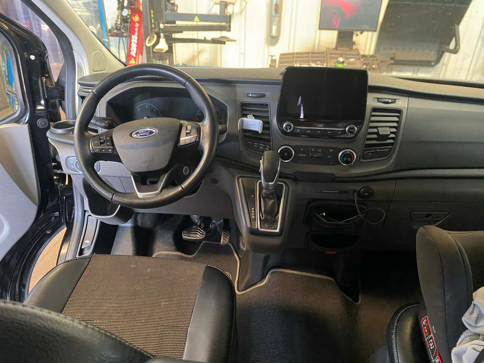 Ford KOMBI TREND BUSINESS - Image 3