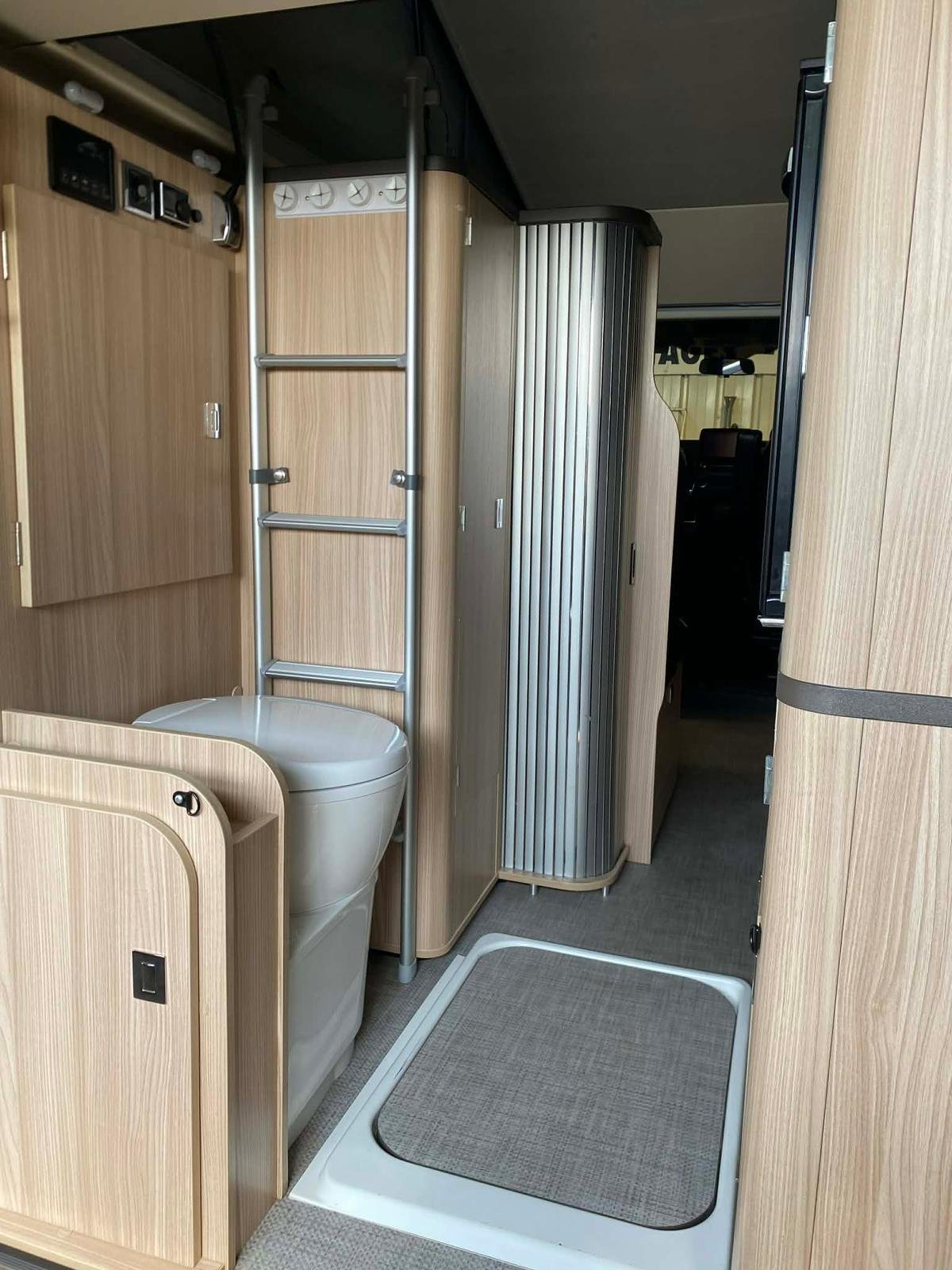 Ford KOMBI TREND BUSINESS - Image 13