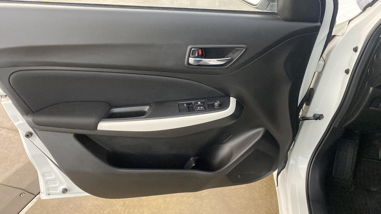 SUZUKI SWIFT PRIVILEGE 1.2 DUALJET HYBRID - Image 7