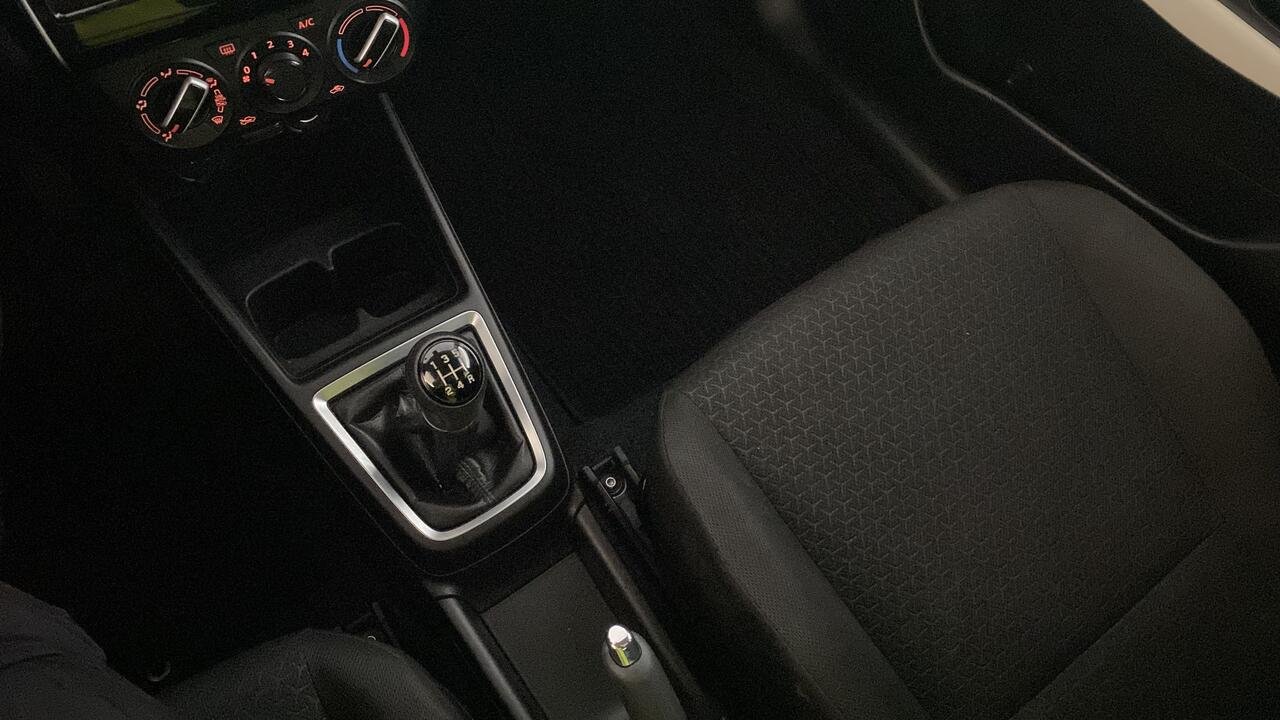 SUZUKI SWIFT PRIVILEGE 1.2 DUALJET HYBRID - Image 10