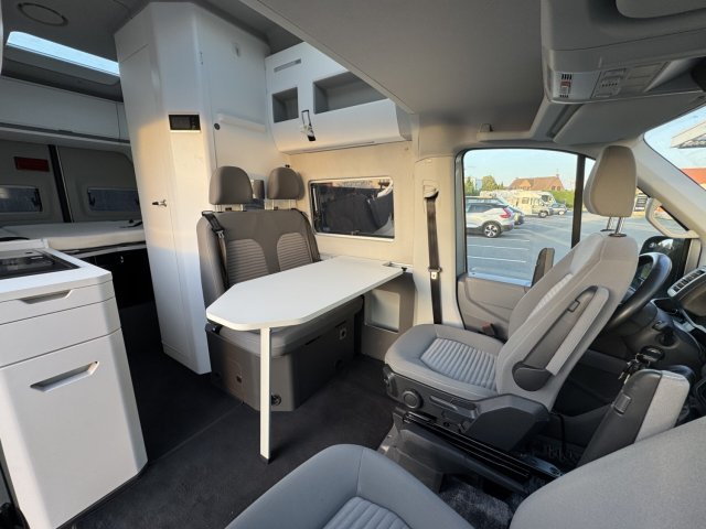 Volkswagen CRAFTER GRAND CALIFORNIA 600 2.0 TDI - Image 9