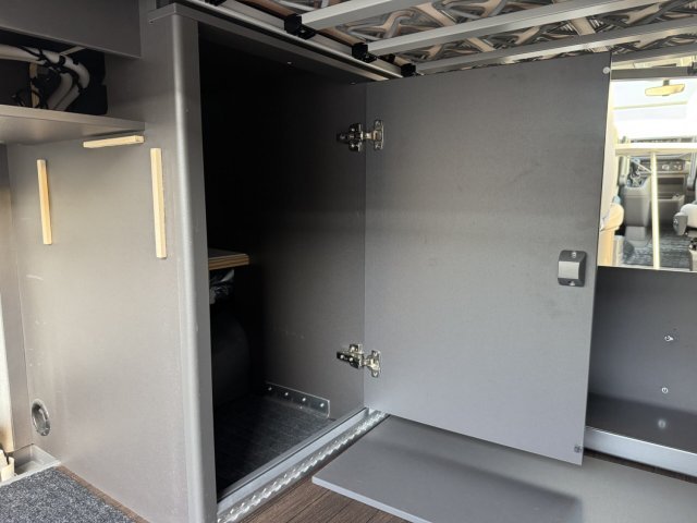 Volkswagen CRAFTER GRAND CALIFORNIA 600 2.0 TDI - Image 10