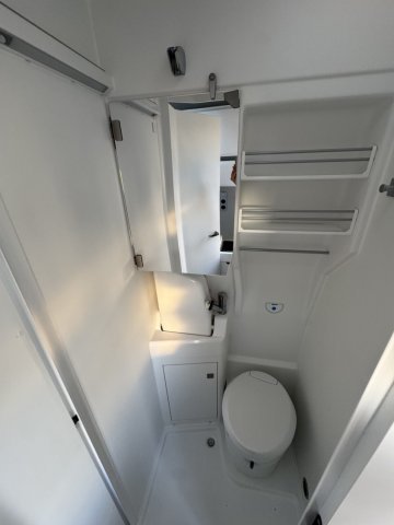Volkswagen CRAFTER GRAND CALIFORNIA 600 2.0 TDI - Image 18
