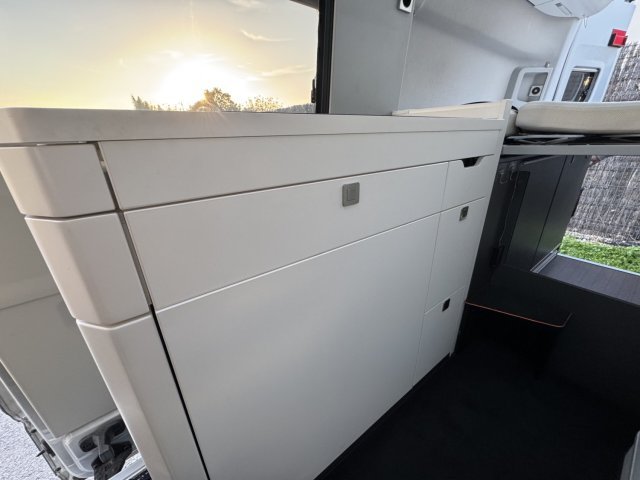 Volkswagen CRAFTER GRAND CALIFORNIA 600 2.0 TDI - Image 23