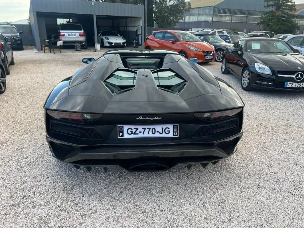LAMBORGHINI AVENTADOR ROADSTER - Image 4