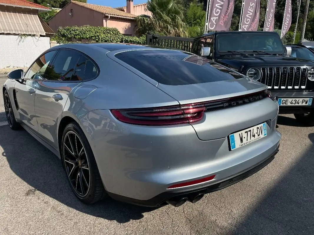Porsche PANAMERA E-HYBRID EXECUTIVE - Image 4